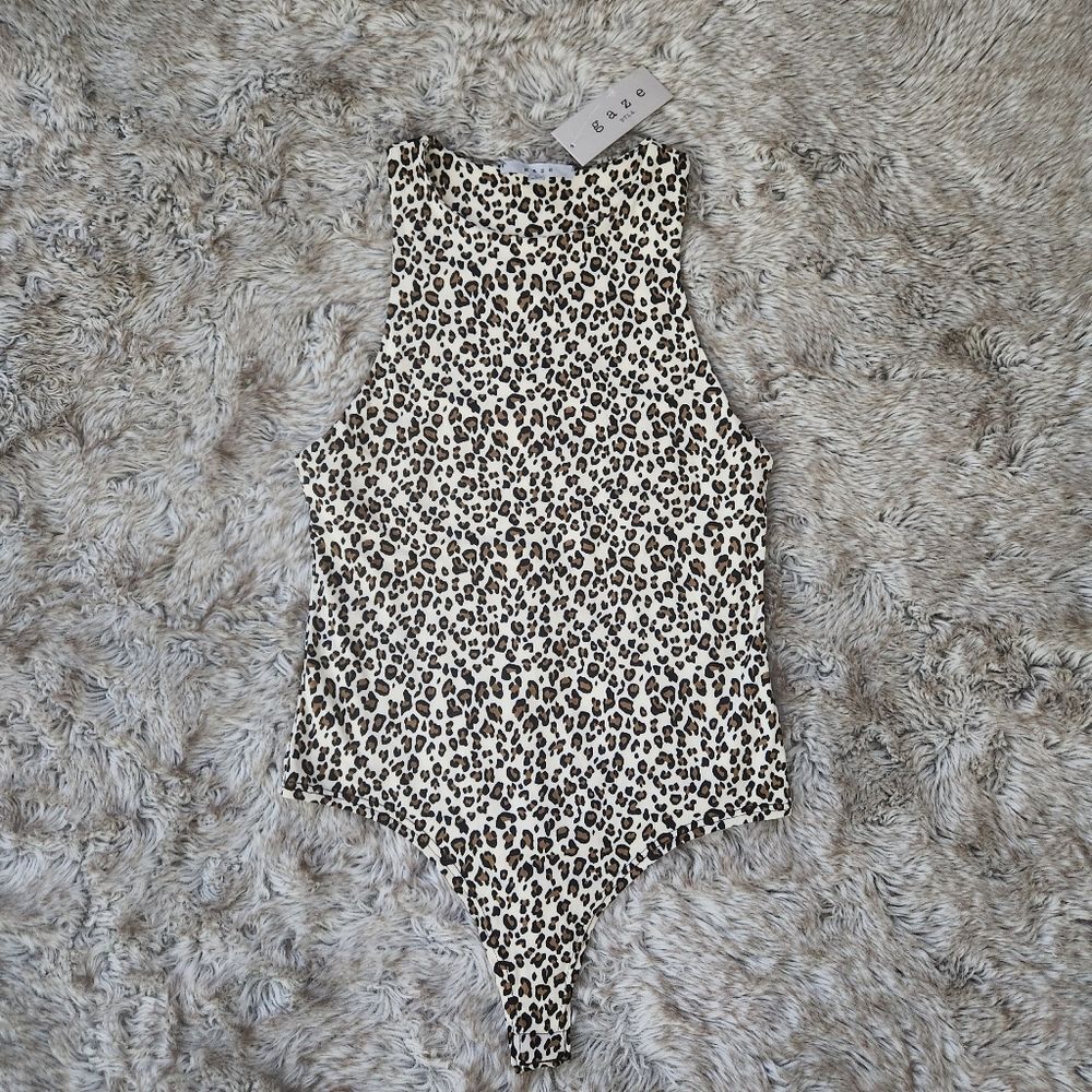Gaze Sleeveless Animal Print Bodysuit Cream Background Women's Size Large